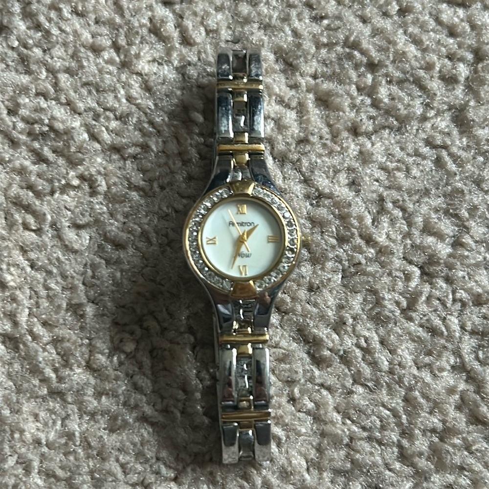 Amitron Now women’s two tone silver/gold bracelet watch OS measurements shown‎